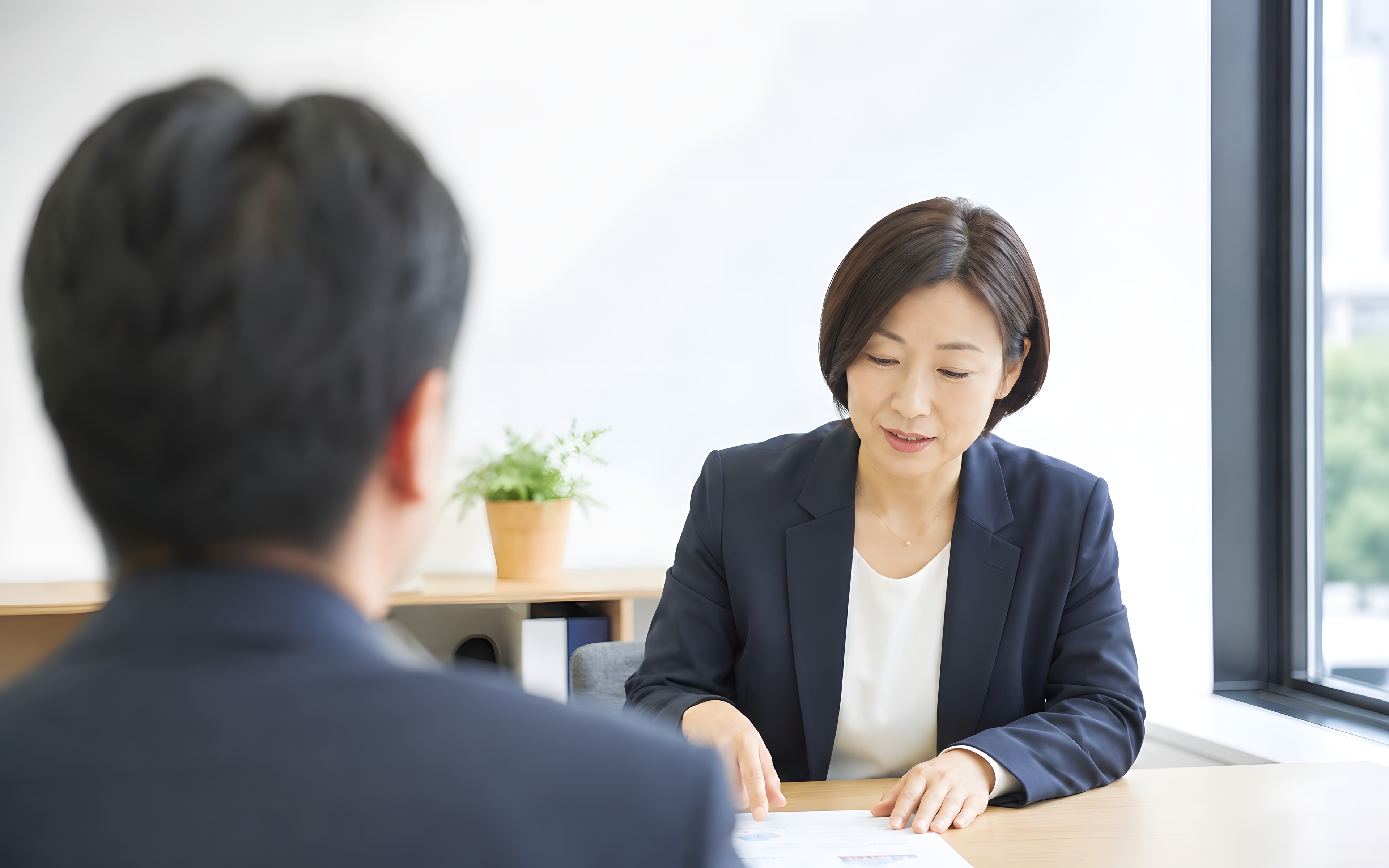 事務所⁠で⁠の相談⁠の様子
